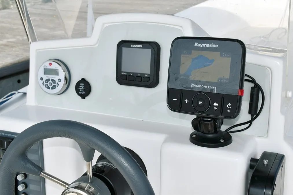 Tiger Marine ProLine 620 helm with GPS chart plotter